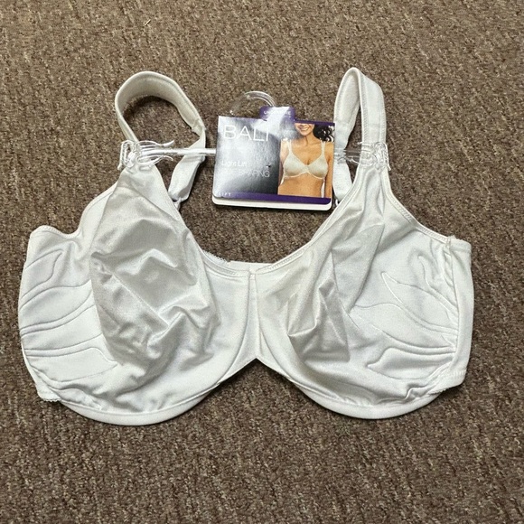 Bali Other - Bali Women's Cream Full-Coverage Bra 42DDD